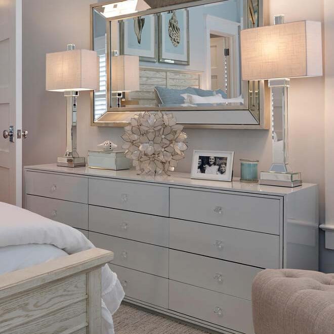 Decorating with Mirrors in Living Room: Stylish Ideas for a Brighter Space